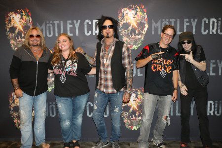 Vince Neil, Narin, Nikki Sixx, Jay and Mick Mars - All Bad Things Must Come to an End - Motley Crue Milwuakee 2015